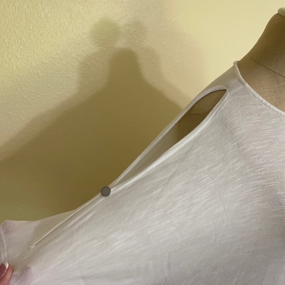 Jones New York Cold Shoulder Tee - Picture 3 of 4